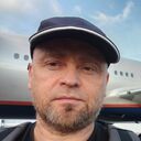  ,   Viktor, 49 ,   c 