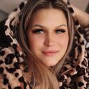  ,   Nina, 27 ,   