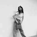  ,   Mia, 25 ,  
