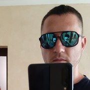  ,  Igor, 40