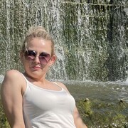  ,  Marina, 39