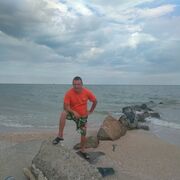  ,   Andrei R, 43 ,     , c 