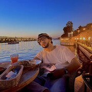  ,  Arman, 24