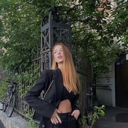  ,  Julia Julia, 28