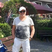  Neuss,   , 58 ,   c 