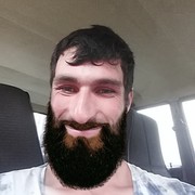  ,  Hovik, 32
