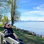  ,  Kolya, 28