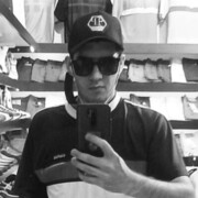  ,  Dior, 21
