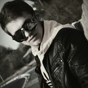  ,   Viktor, 30 ,   