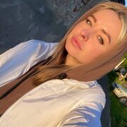  ,   Violetta, 32 ,   ,   