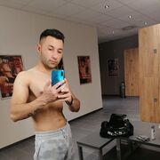  ,   Khan, 33 ,   ,   
