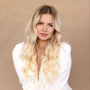  ,   Amina, 26 ,   c 