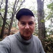  ,   Leon, 32 ,   ,   