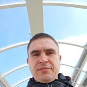  ,   Dmitrii, 32 ,   c 