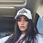  ,   Anya, 29 ,   c 
