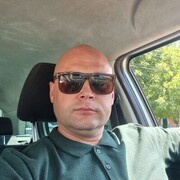  ,  Vitalii, 37