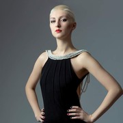  ,   Viki, 38 ,  