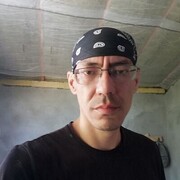  ,   Stefan, 40 ,     