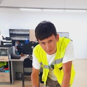  ,  Farrux, 32