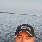  ,  Ali, 33