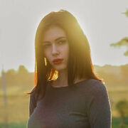   ,  Annie, 24