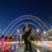  ,  Alex, 32
