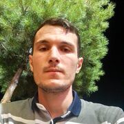  ,  Umidjon, 28