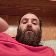  ,  Armani, 33