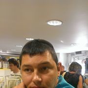  ,   Jarik, 42 ,   