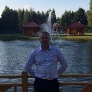  ,  Nik, 42