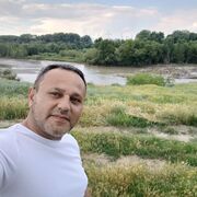  ,  Vugar, 44