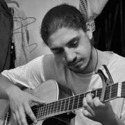  ,  Gio, 26