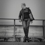   ,    Ghost, 23 ,   ,   , c , 