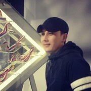  ,  Abrorbek, 32
