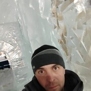  ,   Viktor, 37 ,   ,   