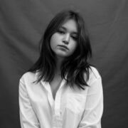  ,   Ilona, 23 ,   ,   
