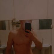  ,  Viktor, 24