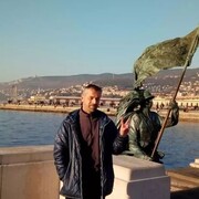  ,   Alex, 44 ,   c 