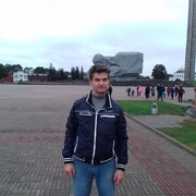  ,   Viktor, 49 ,   c 