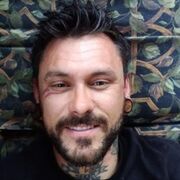  ,  Tom, 32