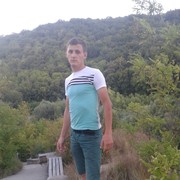  ,  Andrei, 37