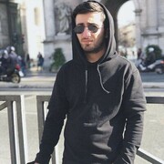  ,  Zura, 32