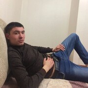  ,  Ali, 26