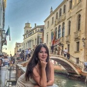  ,  Elena, 27
