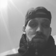  ,   Maxim, 33 ,   ,   , c , 