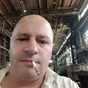  ,   Valentin, 45 ,   ,   