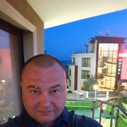  ,   Vasil, 40 ,  