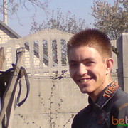  ,  parikmaher, 35