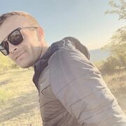  ,  Aleks, 33