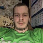  ,  Artur, 32